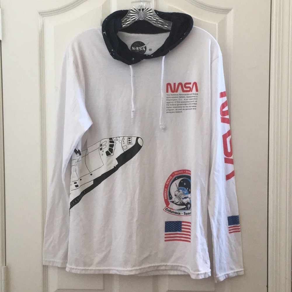 FINAL MARKDOWN Unique nasa tee medium